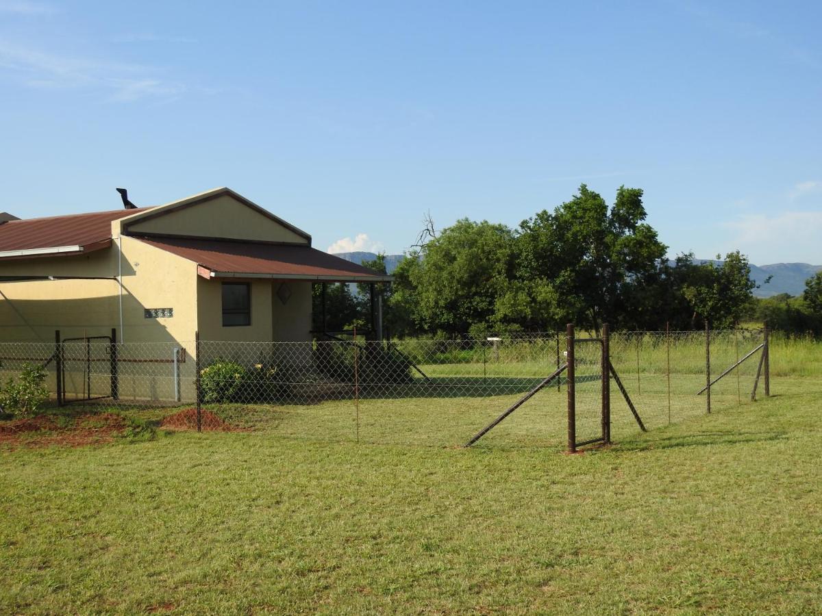 Votadini Country Cottages มากาลีสเบิร์ก ภายนอก รูปภาพ