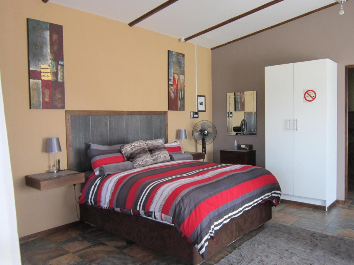 Votadini Country Cottages มากาลีสเบิร์ก ภายนอก รูปภาพ