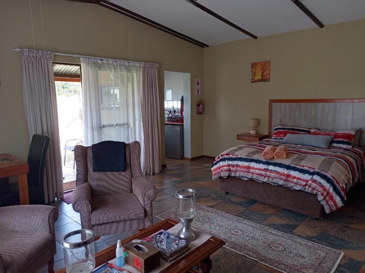 Votadini Country Cottages มากาลีสเบิร์ก ภายนอก รูปภาพ