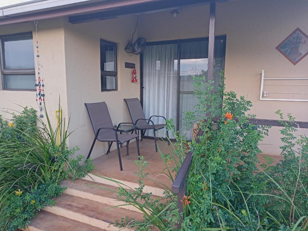 Votadini Country Cottages มากาลีสเบิร์ก ภายนอก รูปภาพ