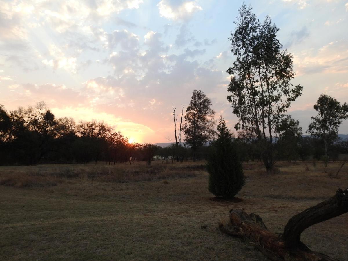 Votadini Country Cottages มากาลีสเบิร์ก ภายนอก รูปภาพ
