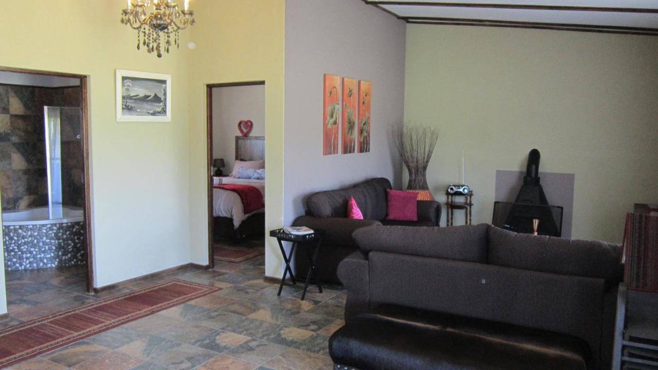 Votadini Country Cottages มากาลีสเบิร์ก ภายนอก รูปภาพ